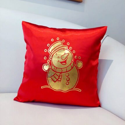 Cojín Rojo con Dorado – Muñeco de Nieve